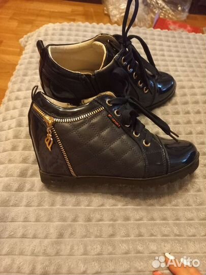 Сникерсы женские 38