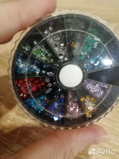 Стразы для ногтей