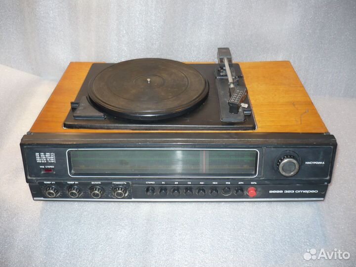 Рабочий проигрыватель пластинок 