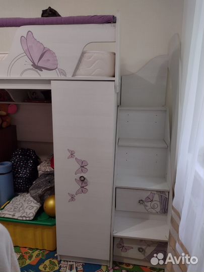 Кровать чердак со столом