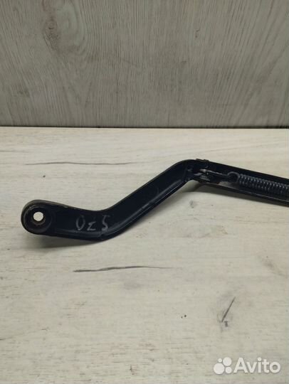 Поводок дворника левый Volvo S70 Вольво С70