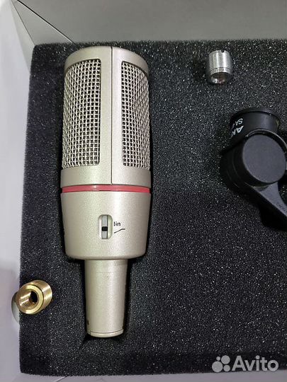 Студийный микрофон akg