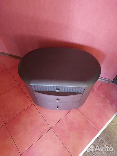 Тумбочка прикроватная