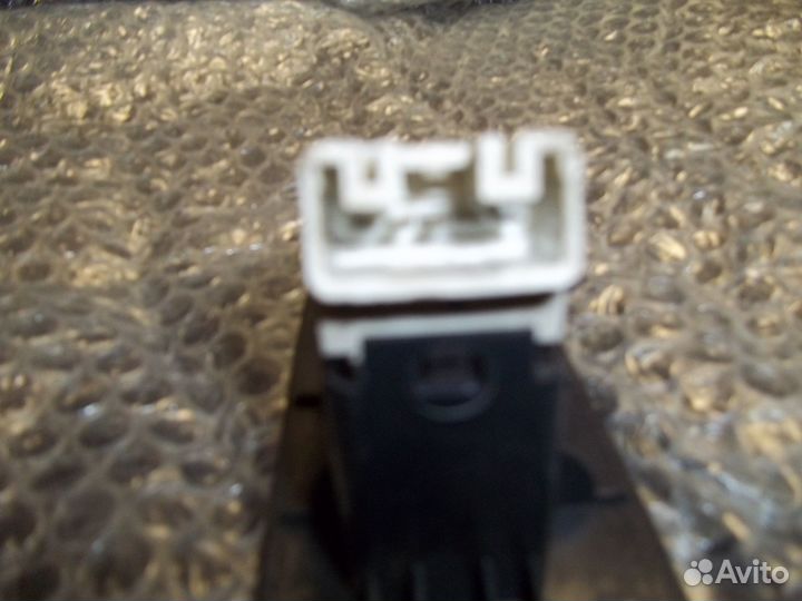 Кнопка стеклоподъёмника Тойота Краун S141