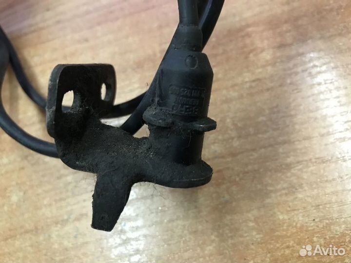 Датчик положения коленвала Mercedes-Benz S W140 с1