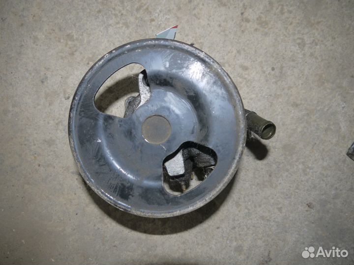 Продам б/у насос гура