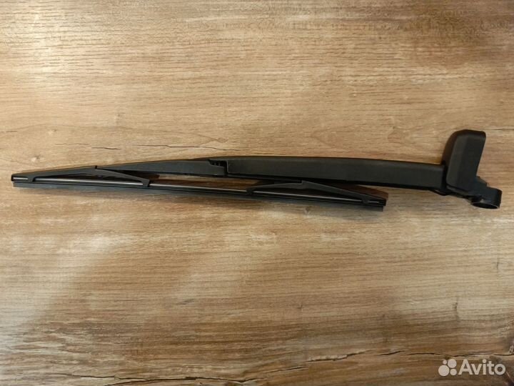 Щетка заднего стекла в сборе