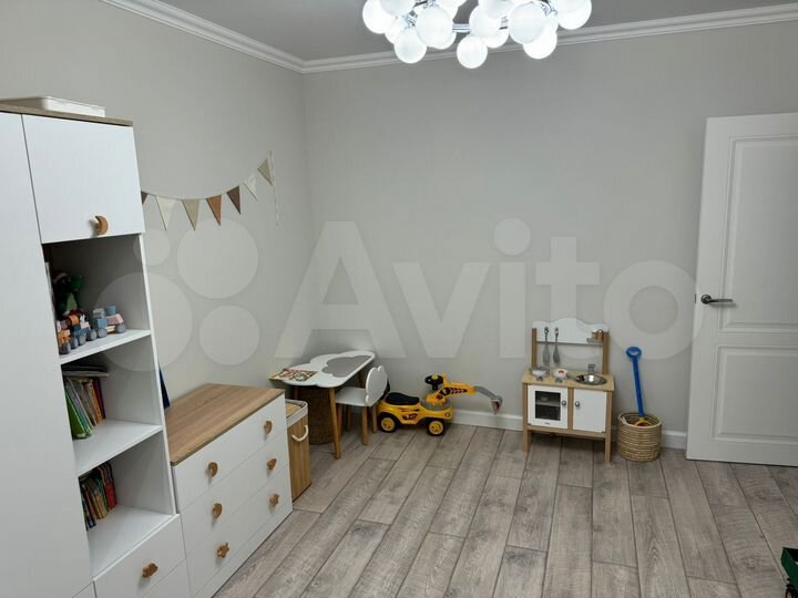 3-к. квартира, 79 м², 3/15 эт.