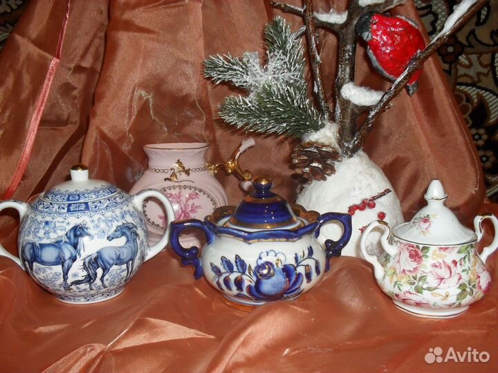 Сахарницы, заварные чайники,молочник, чашки