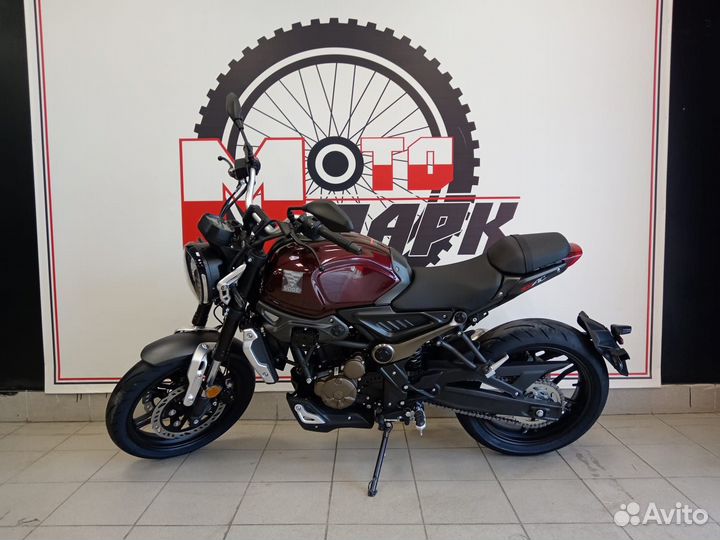 Мотоцикл Voge 300 AC