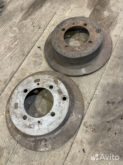 Тормозной диск задний Mitsubishi Lancer 9