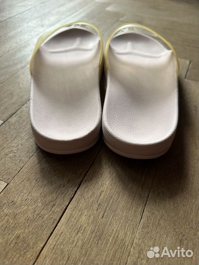 Шлёпанцы levis женские 39