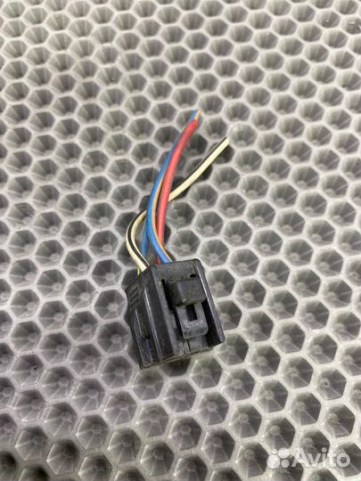 Б/У фишка (разъем ) Toyota Town Ace Noah CR50