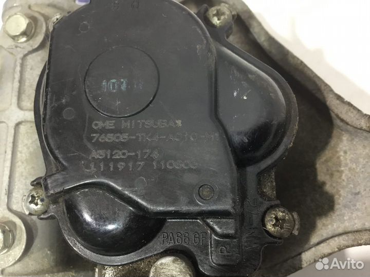 Трапеция стеклоочистителя с моторчиком Honda Pilot