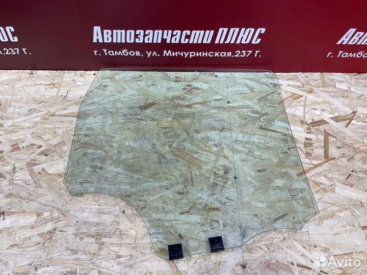 Стекло двери заднее левое Renault Duster