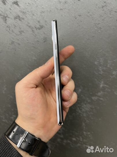 Samsung Galaxy S10, 8/128 ГБ