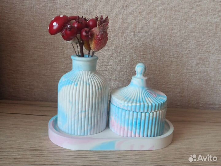 Ваза и шкатулка на подносе из гипса