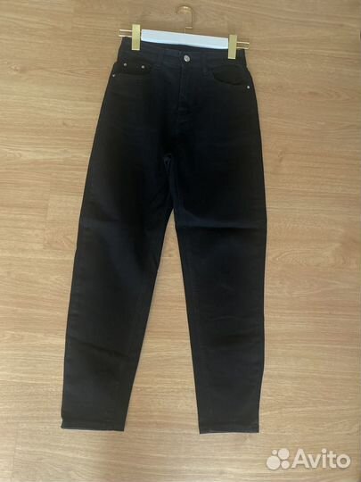 Черные джинсы