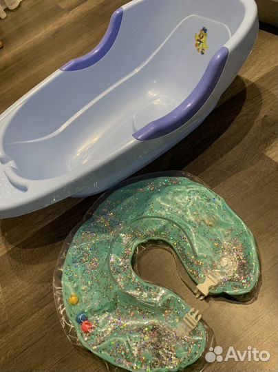 Круг для купания с блестками и ванна