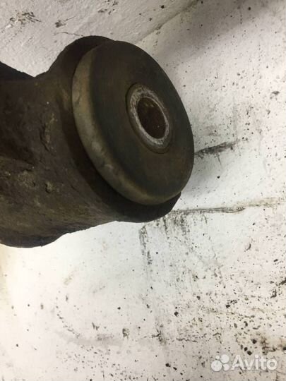 Рычаг передний правый нижний