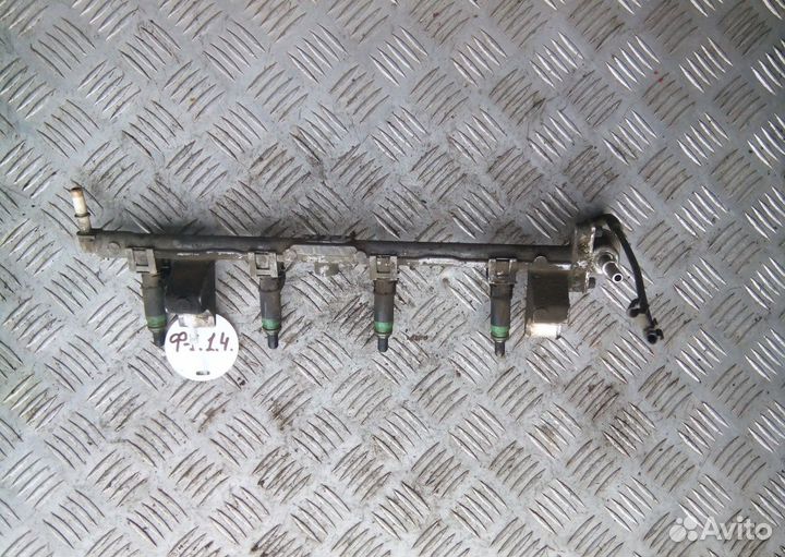 Рампа (рейка) топливная Форд Фокус 1