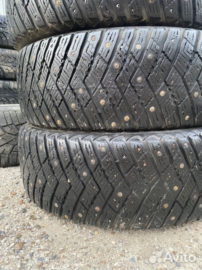 Goodyear UltraGrip Ice Arctic SUV 225/60 R17