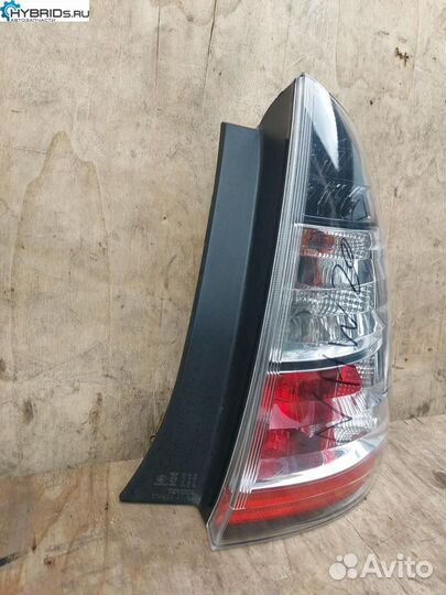 Фонарь задний правый Toyota Prius 2 NHW20 2005