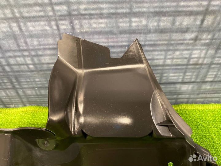 Диффузор радиатора левый Bmw X5 E53 M54 2006