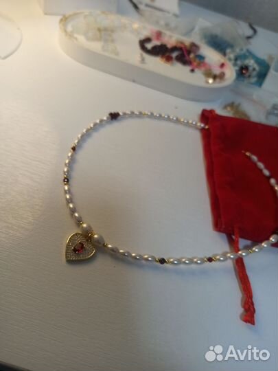 Чокер из жемчуга с сердечком