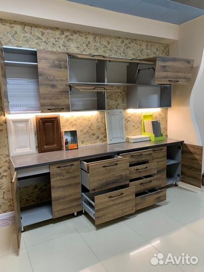 Кухонный гарнитур новый