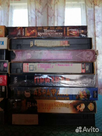 Продам видаки и кассеты из 90-ых