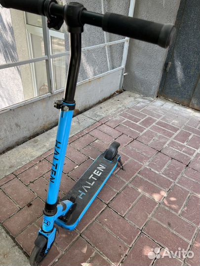 Детский электросамокат