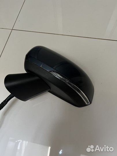 Зеркало левое водительской двери на volvo v 60