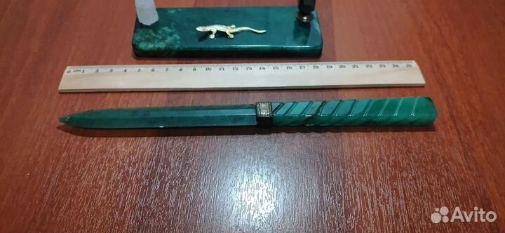 Каменный нож (нефрит)