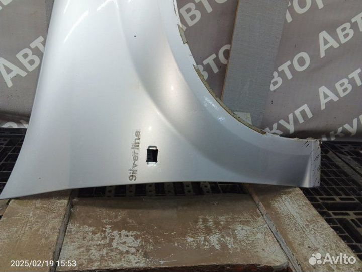 Крыло переднее правое Renault Logan 1.6 2009