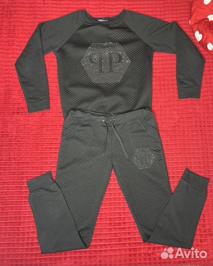 Костюм спортивный