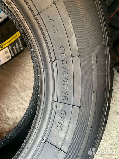 Roadmarch PrimeStar 66 205/65 R16 95
