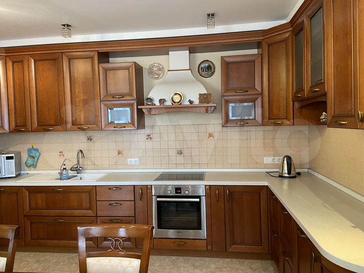 3-к. квартира, 109,5 м², 10/18 эт.