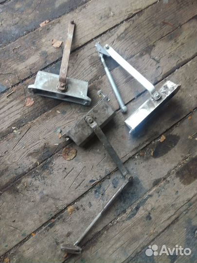 Доводчик дверной