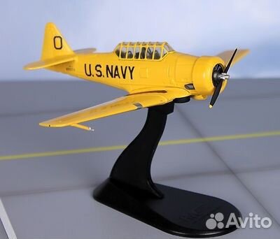 Самолет SNJ-5 тип Texan 1948 1/72 Hobby Master
