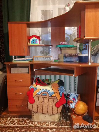 Компьютерный стол, угловой