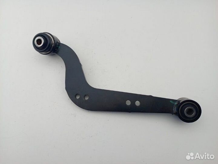 Рычаг подвески верхний задний правый Toyota Rav4