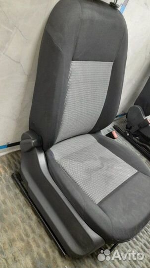 Сиденье переднее правое Volkswagen Polo 5 1.6 CFN