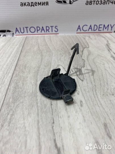 Заглушка буксировочного крюка Kia Rio 3 QB 15-17