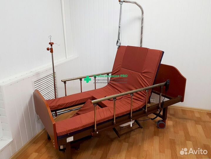 Медицинская кровать для инвалидов