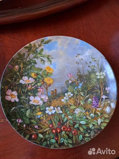 Настенная тарелка