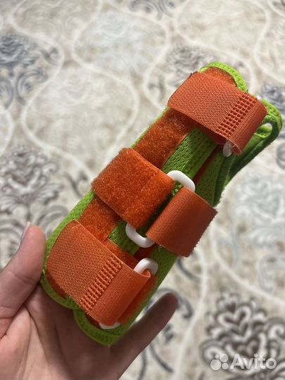 Фиксатор Ортез на лучезапястный сустав левый