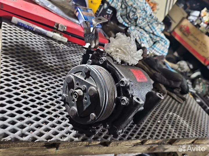 Компрессор кондиционера Mitsubishi AKC200A072