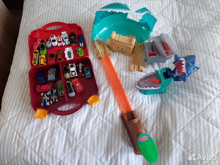 Игровой набор Hot wheels+коллекция автомобилей