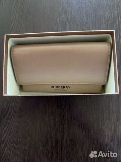 Солнцезащитные очки burberry